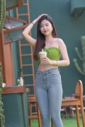 <b><b>女警被藏獒拔不出来</b></b>